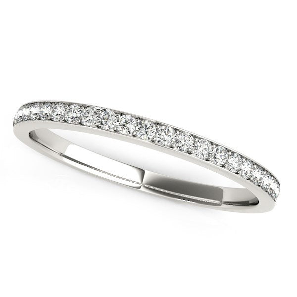 Anillo de Boda de Oro Blanco de 14k con Diamantes Redondos Engastados en Garra (1/5 quilate total)