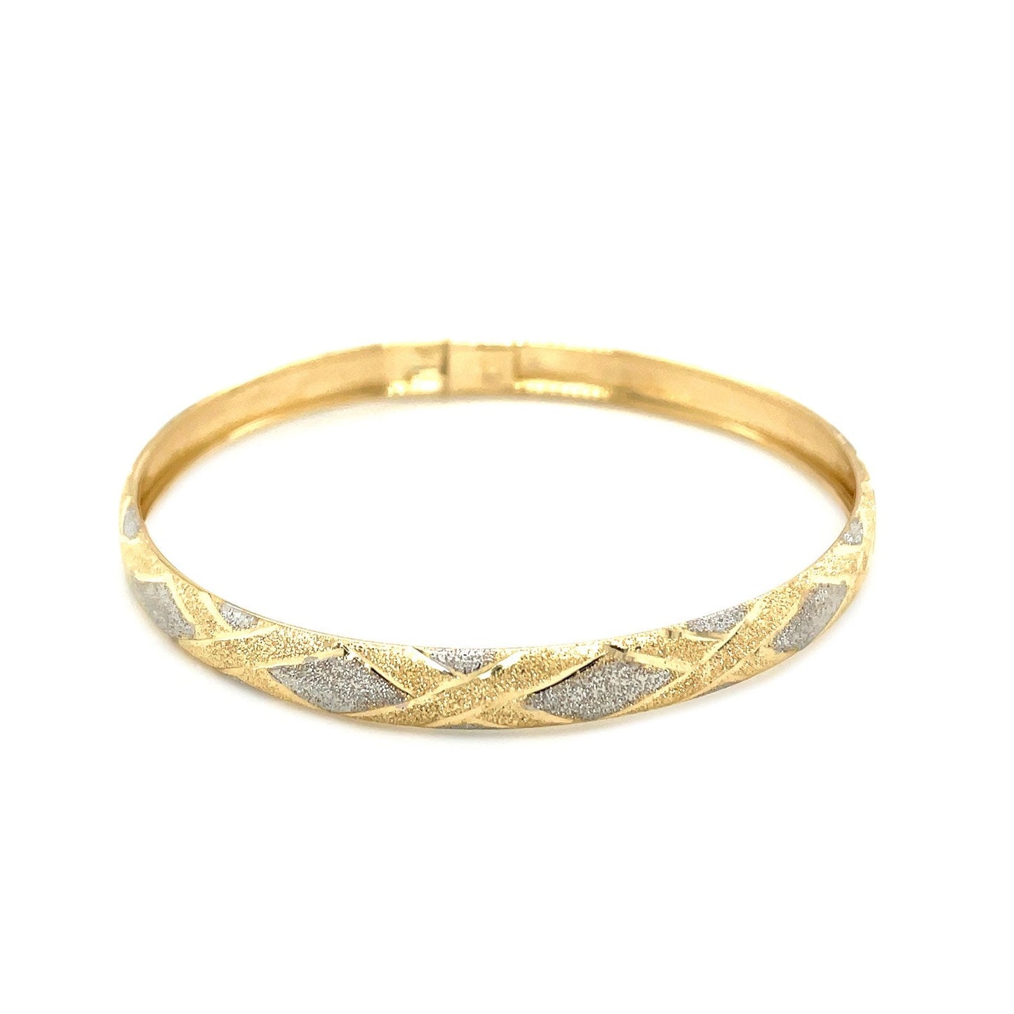 Brazalete de oro bicolor de 10k con motivo de diamante geométrico