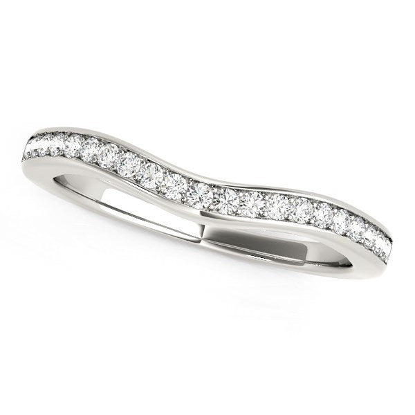 Anillo de boda curvo de oro blanco de 14k con diamantes (1/6 quilates en total)