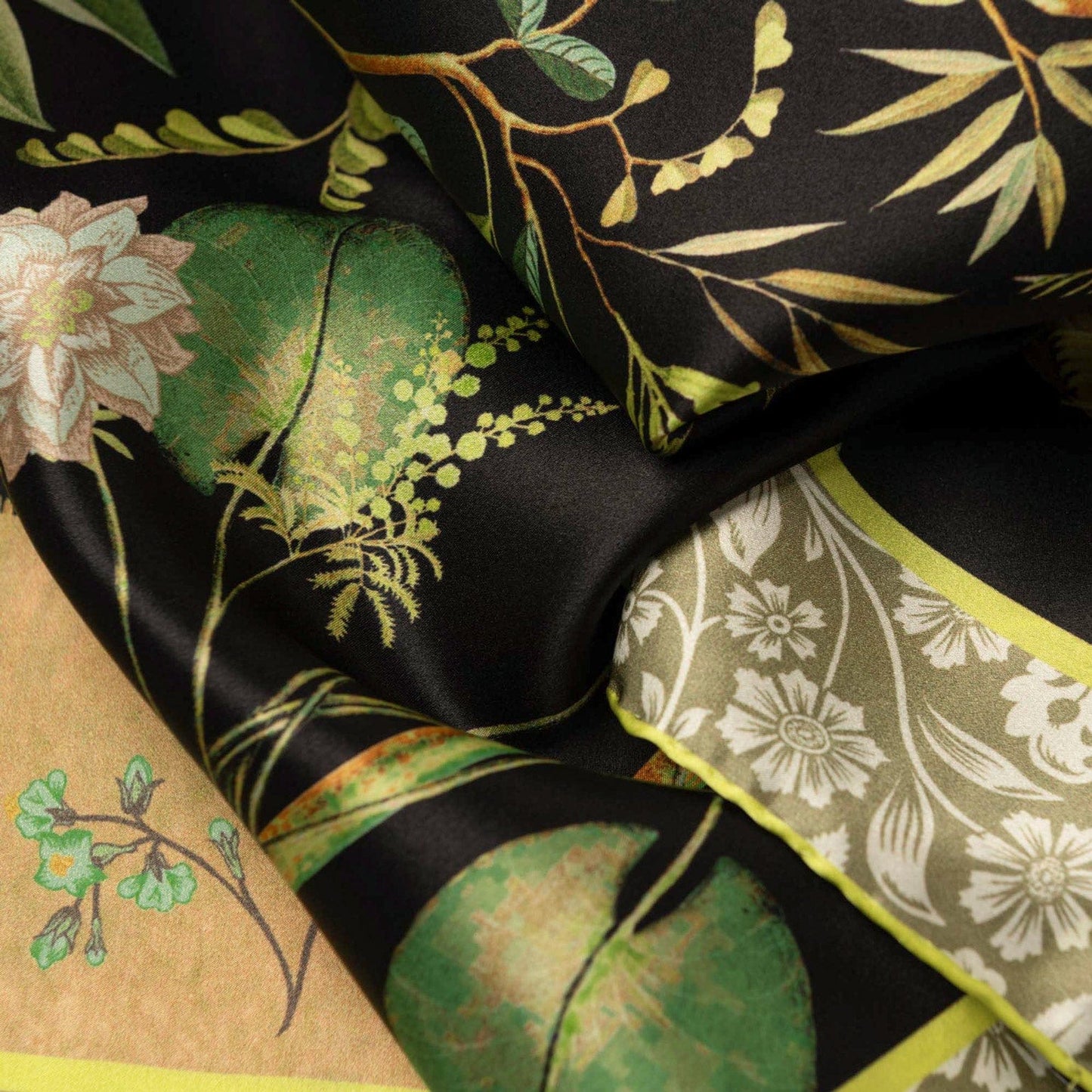 Fantasia - Silk Foulard - Black