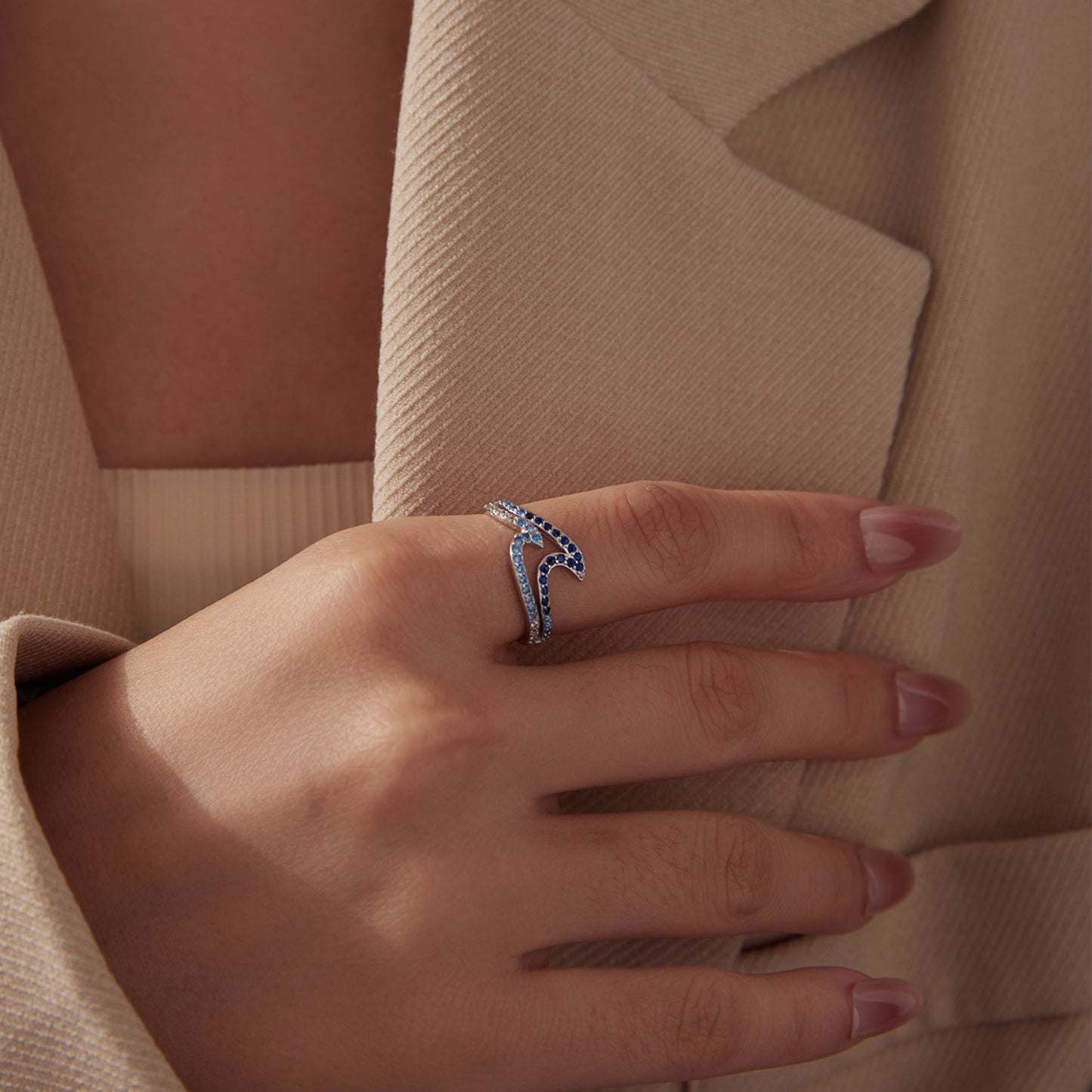 Anillo de Plata de Ley 925 Bañado en Oro Blanco con Circonitas, Talla 6.0 para Mujer