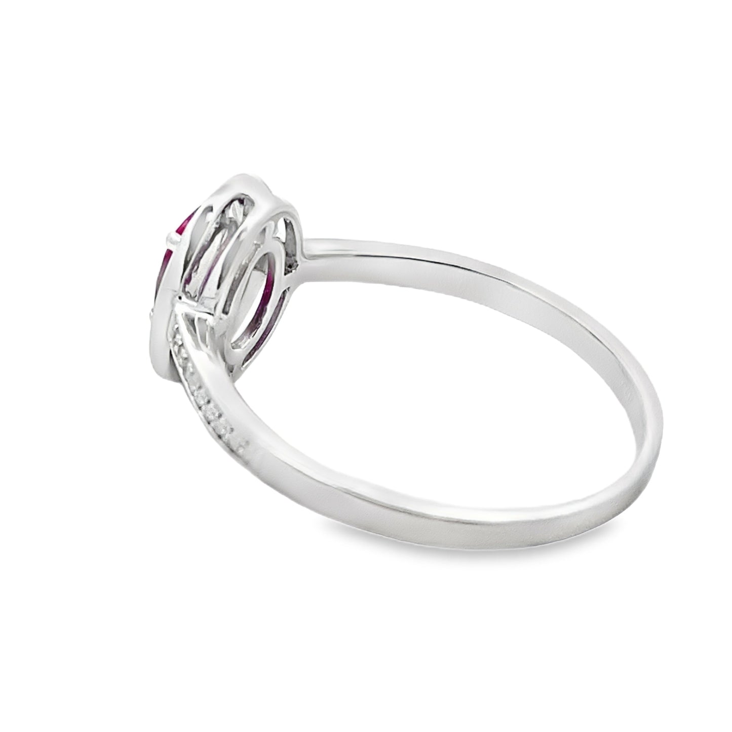 Anillo de rubí y diamantes de 0,67 ct en oro blanco de 10 kt