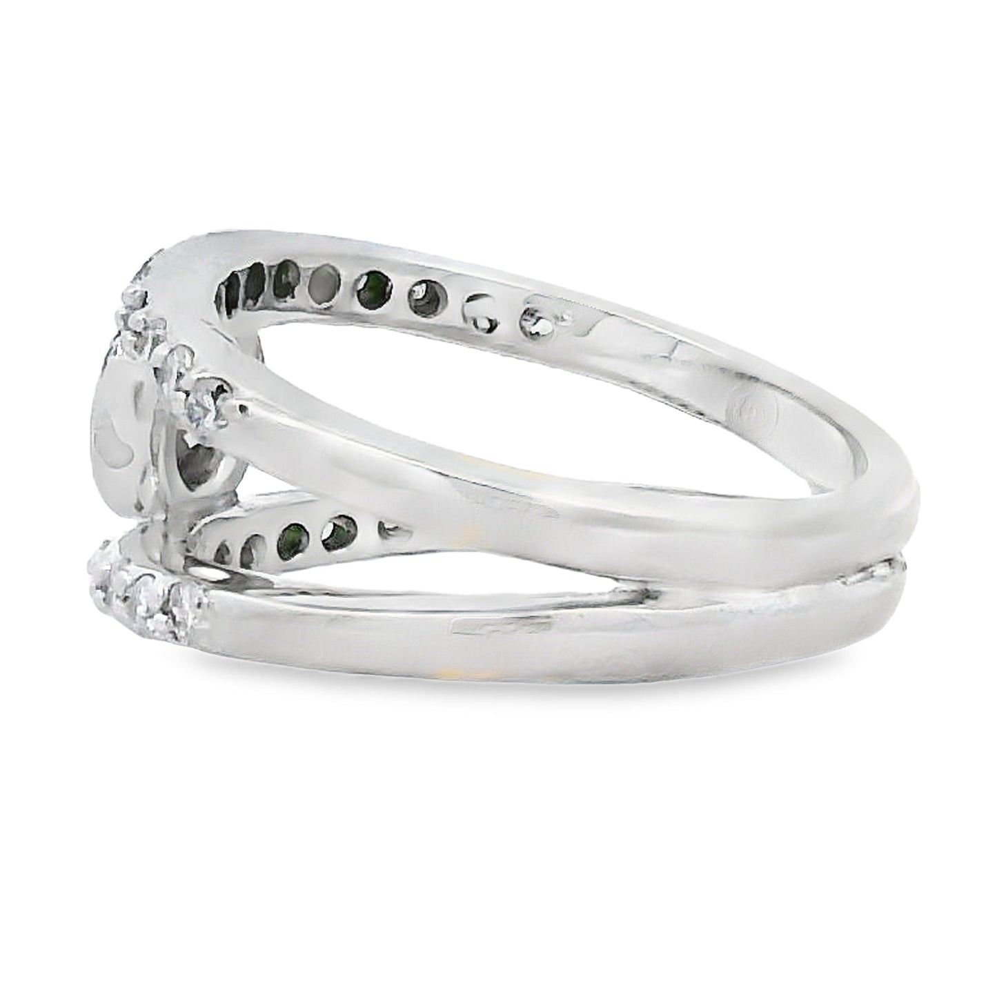 Anillo de diamante de .90ct en oro blanco de 14kt