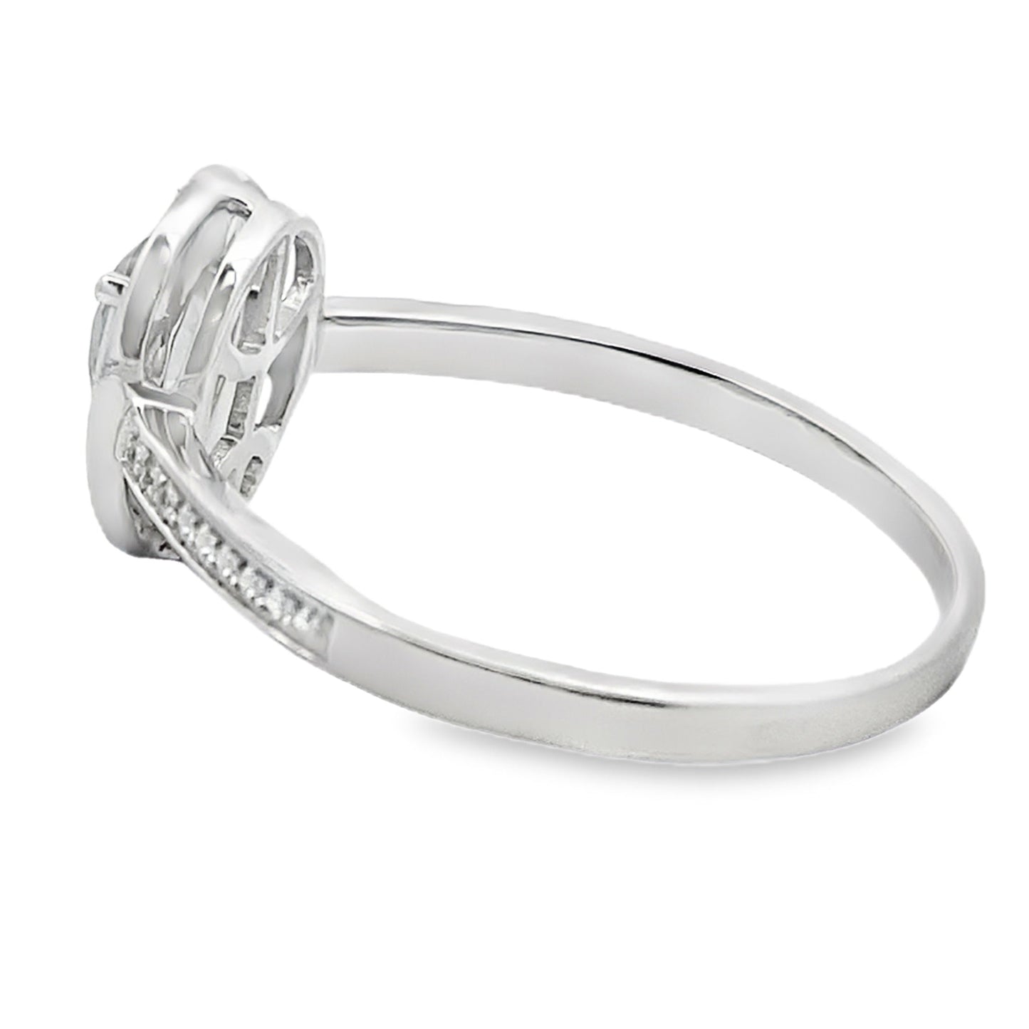 Anillo de oro blanco de 10 qt con topacio Mystic Fire de .50 ct y diamante