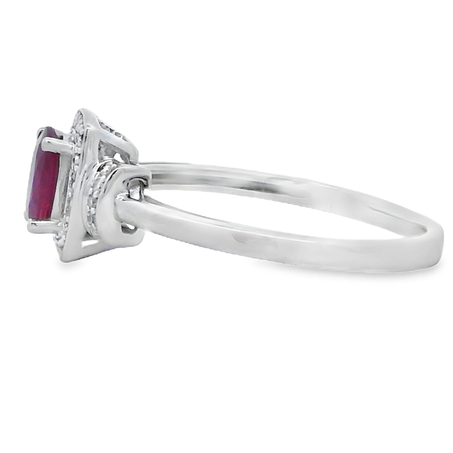 Anillo de Rubí y Diamantes de .65ct en Oro Blanco de 10KT