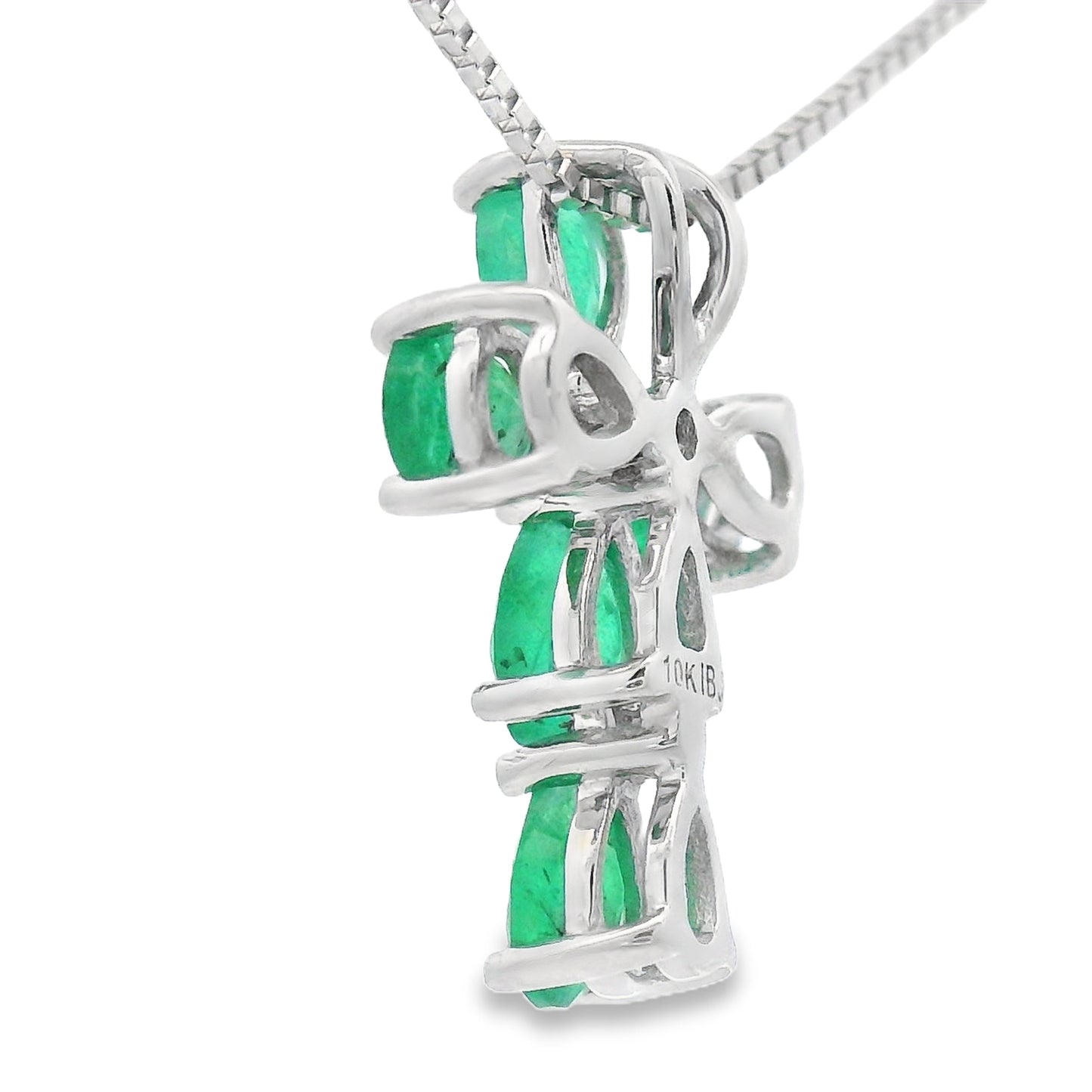 Colgante religioso de cruz con diamante esmeralda en oro blanco de 10 quilates