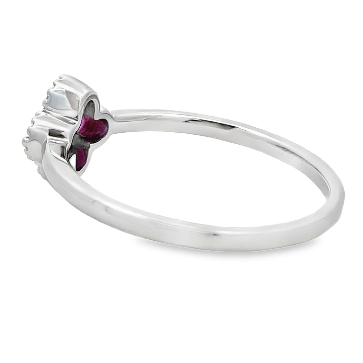 Anillo de rubí y diamantes de .20 qt en oro blanco de 10 kt