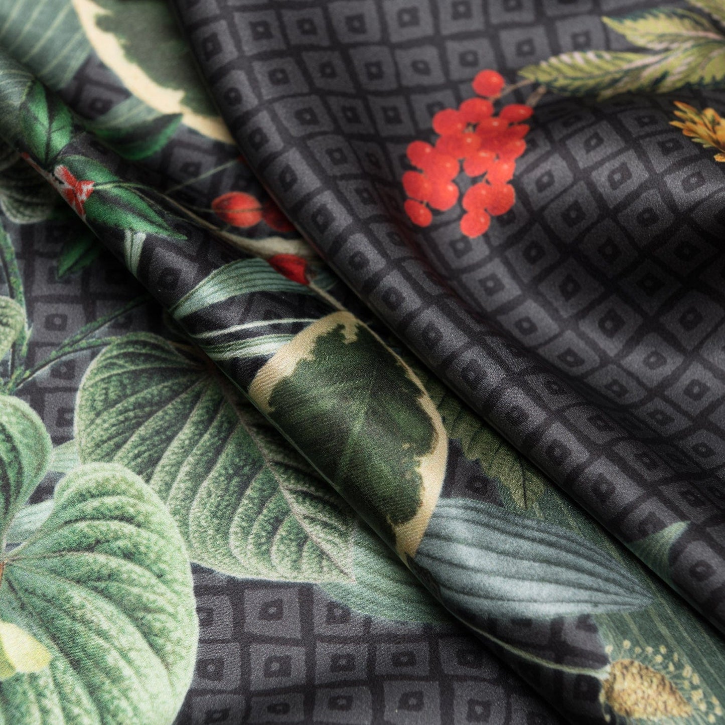Sara - Long Silk Scarf - Black