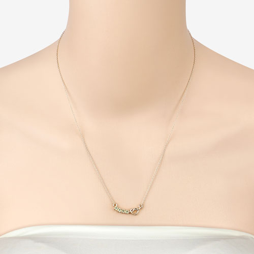 Collar de plata de ley .925 con peridoto auténtico de 0,28 quilates