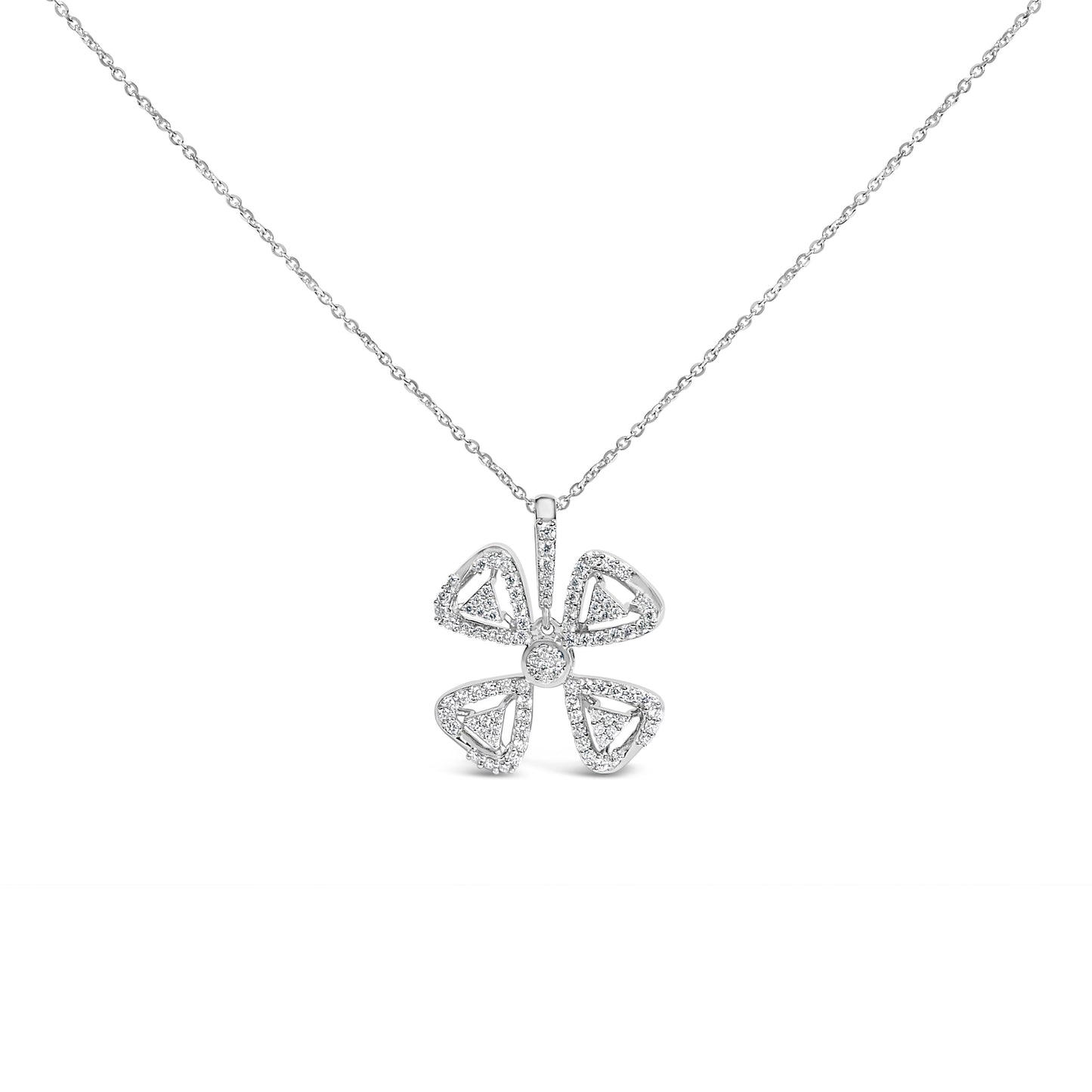 Collar con colgante floral de trébol de 4 hojas con diamantes de oro blanco de 14K y 5/8 Cttw (color H-I, claridad I1-I2) - 18 pulgadas