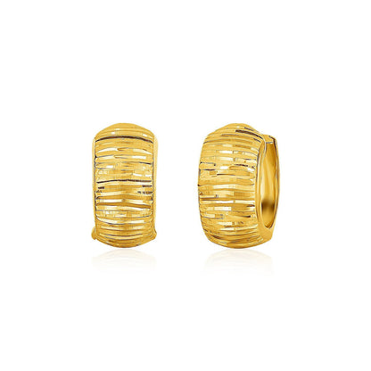 Pendientes de aro de oro amarillo de 14 quilates con diseño de corte de diamante