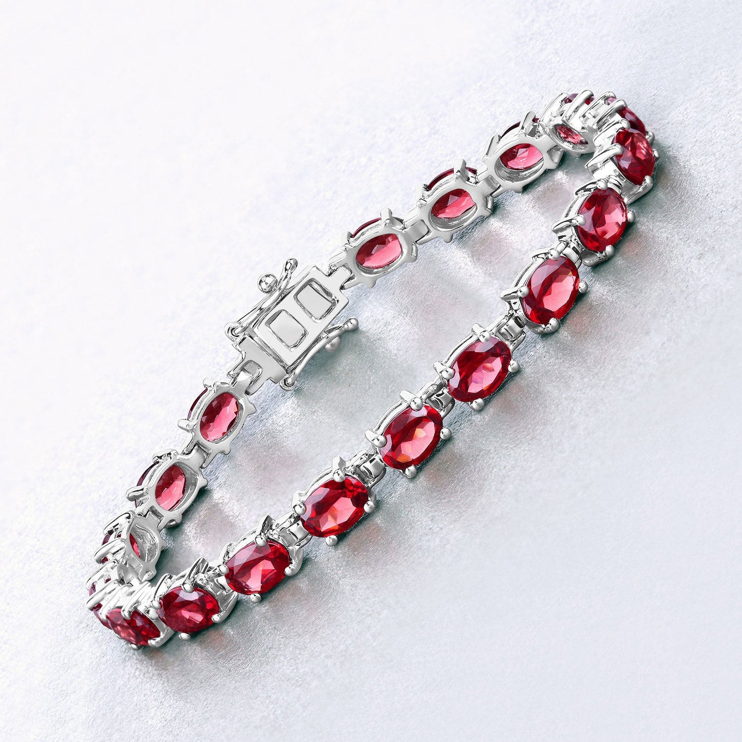 Pulsera de plata de ley .925 con granate genuino de 15.30 quilates