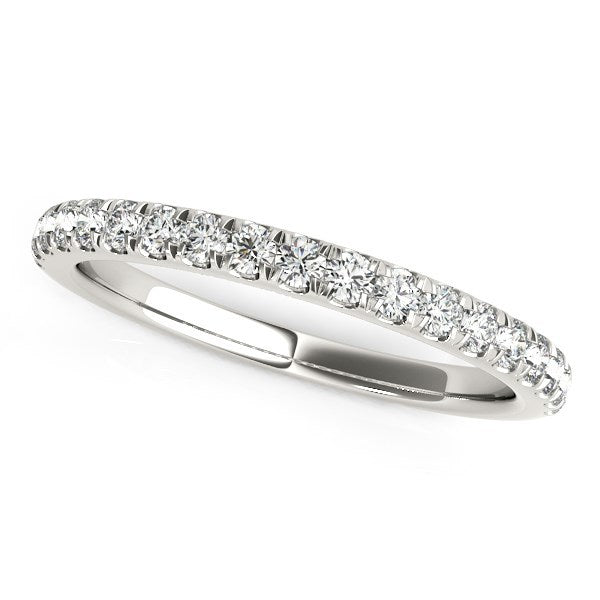 Anillo de boda con diamantes engastados en pavé de oro blanco de 14k (1/4 quilates en total)