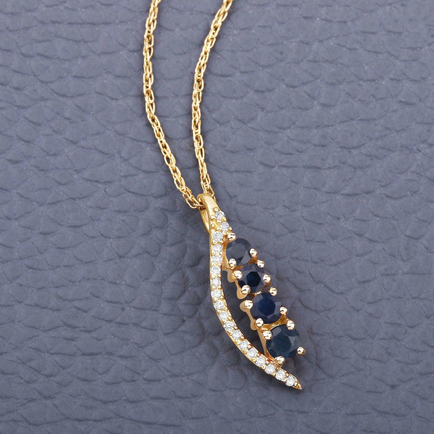 Colgante de oro amarillo de 14 quilates con zafiro azul auténtico de 0,40 quilates y diamante blanco