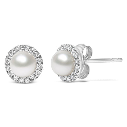 Pendientes de botón halo de oro blanco de 10K con perlas cultivadas de agua dulce de 4,5 mm y diamantes de 1/7 Cttw (color I-J, claridad I1-I2)