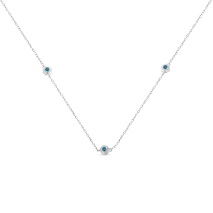 Gargantilla con estación de diamantes azules tratados de plata de ley (1/2 quilate de peso total, color azul, claridad I2-I3)