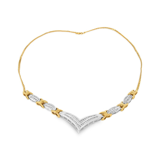 Collar llamativo en forma de "V" de oro amarillo y blanco de 10K con diamantes redondos y de talla princesa de 1.0 Cttw (color I-J, claridad I1-I2)