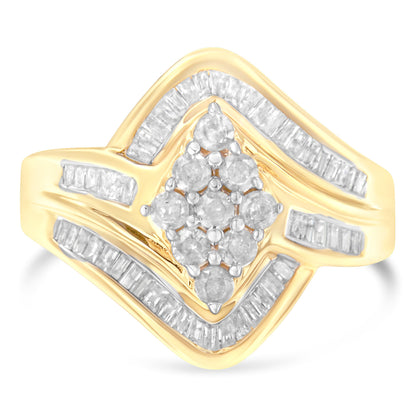 Anillo con racimo de diamantes tipo "bypass" de oro amarillo de 10 quilates (1 Cttw, color I-J, claridad I2-I3) - Talla 7