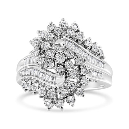 Anillo de cóctel en oro blanco de 10K, con diamantes redondos y de talla baguette, de 1/2 quilate en total, con forma de "S" entrelazada (Color I-J, Claridad I1-I2) - Talla 7