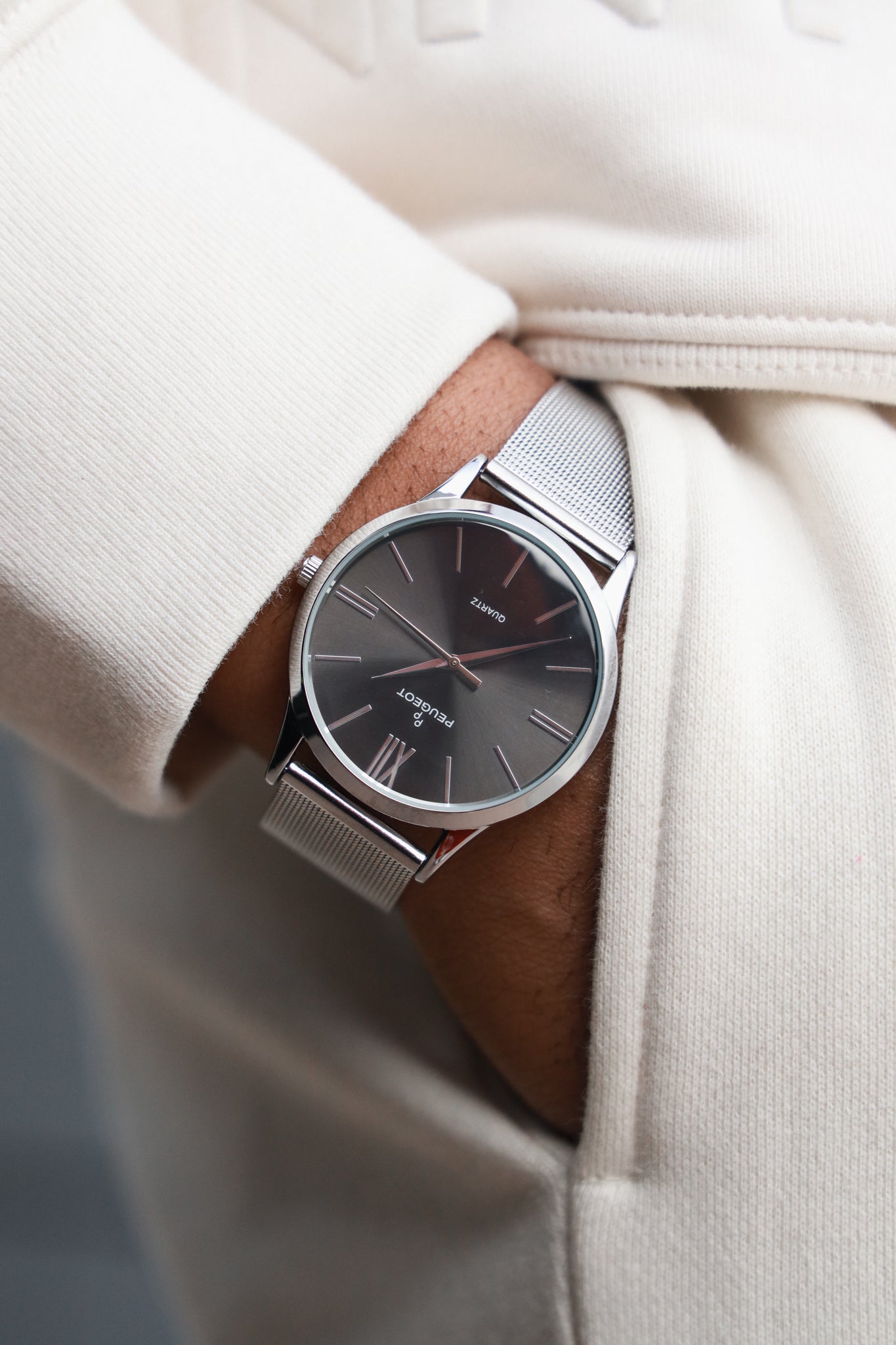 Men's 40mm Grey Dial Slim Case Stainless Steel Mesh Watch