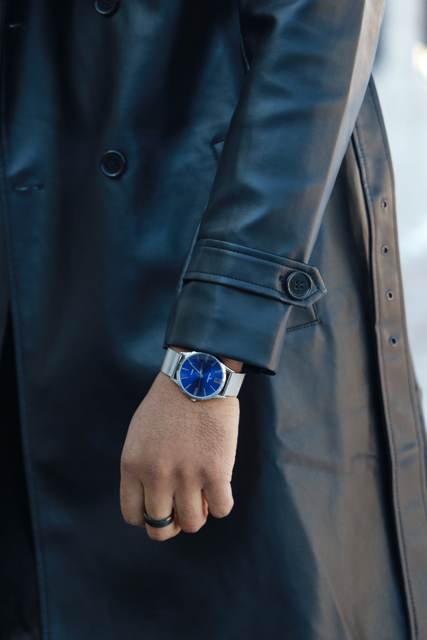 Men's 40mm Blue Dial Slim Case Stainless Steel Mesh Watch