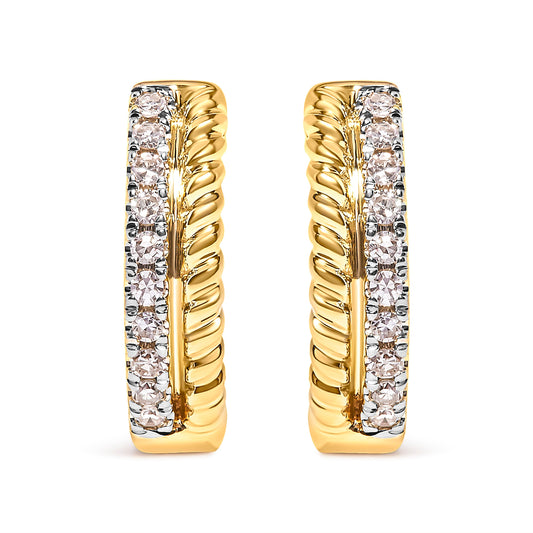 Pendientes de aro tipo Huggie de oro amarillo de 10K con diamante de 0,10 quilates en total y cuerda retorcida (color H-I, claridad I1-I2)