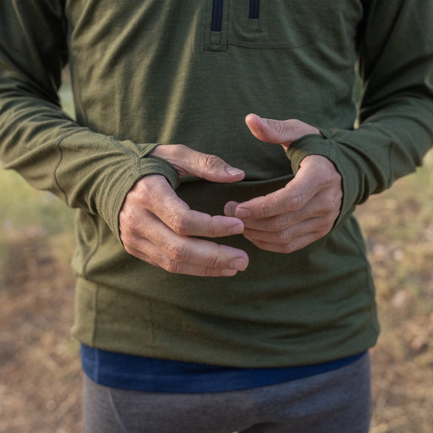 Sudadera de lana de merino con cremallera 1/4 y capucha para hombre - Micropeso