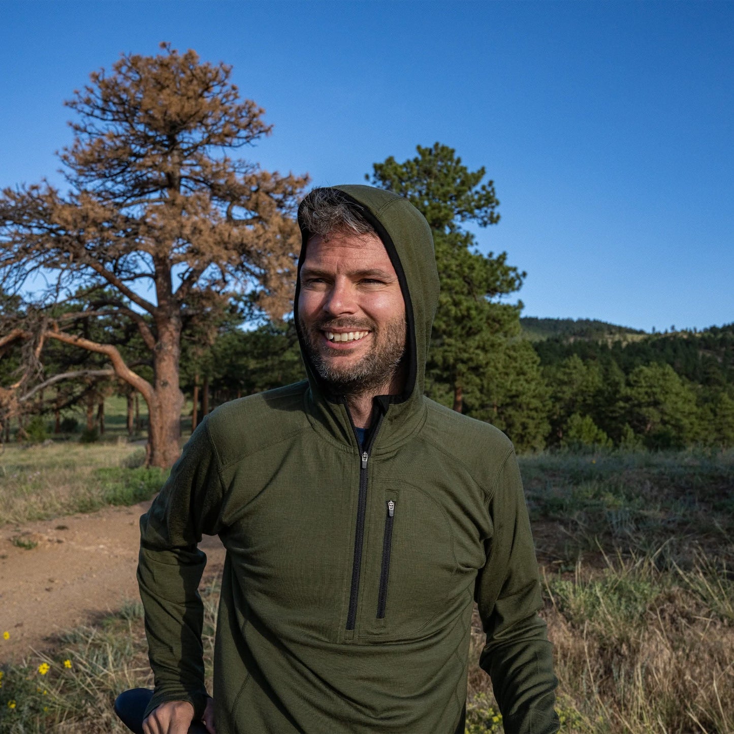 Sudadera de lana de merino con cremallera 1/4 y capucha para hombre - Micropeso