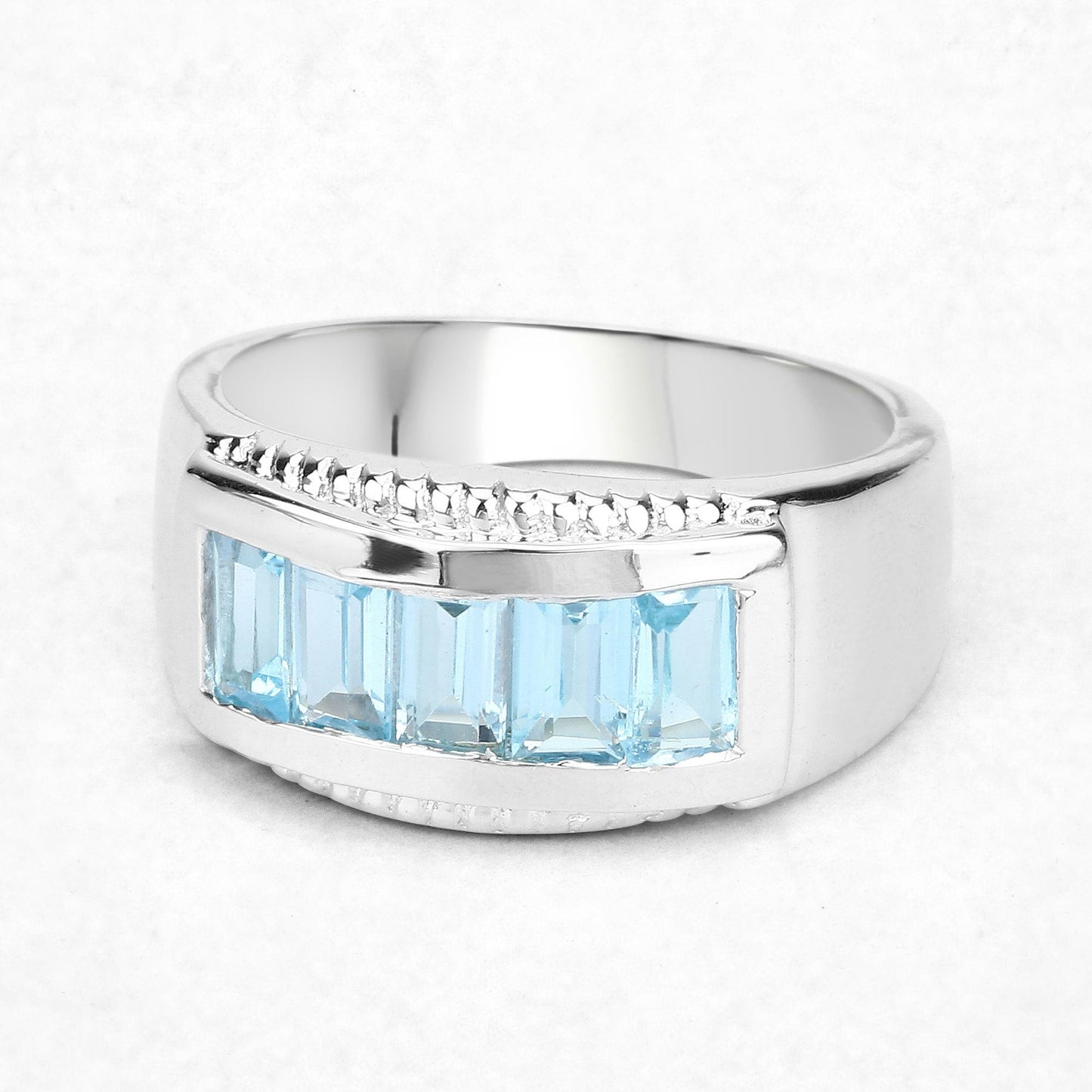 Anillo de plata de ley .925 con topacio azul genuino de 1.75 quilates