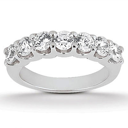 Anillo de boda de oro blanco de 14k con diamantes y engaste compartido en forma de U festoneado