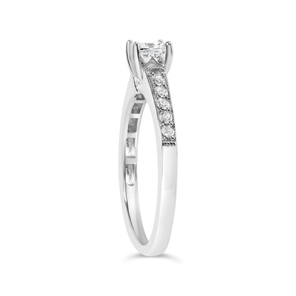 Anillo de compromiso de oro blanco de 14 quilates con diamantes de talla princesa de 1/2 quilate en total (color G-H, claridad VS2-SI1) - Talla 7