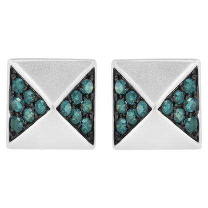 Pendientes de botón de oro blanco de 14 quilates con diamantes azules tratados de 1/4 quilates de peso total (Color azul, Claridad SI1-SI2)