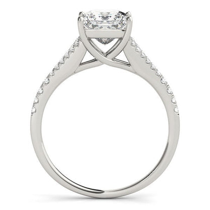 Anillo de compromiso con diamante de corte princesa en oro blanco de 14k con vástago dividido (1 1/8 ct. p.t.)