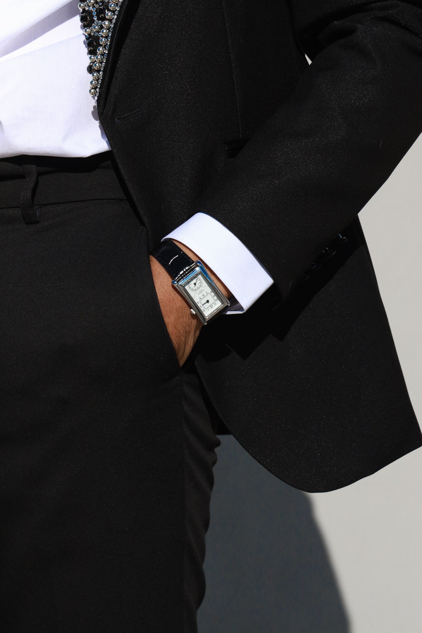 Men's 40 x 24 mm Silver Large Remote Sweep Leather Strap watch