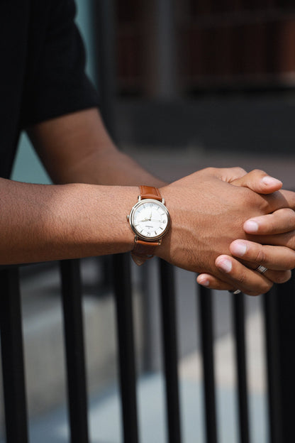 Men 38mm Gold Retro Design Calf Skin Leather Strap watch