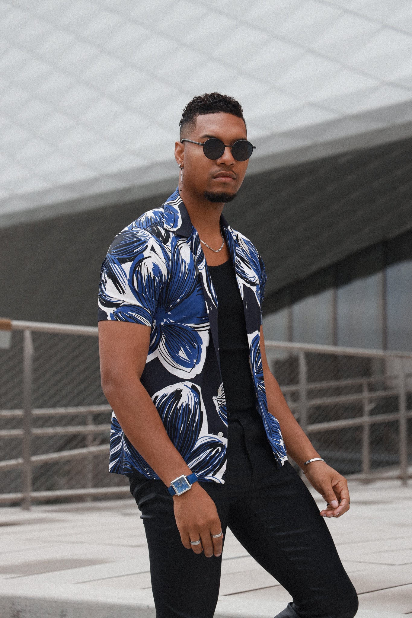 Men's Modern 35x35mm Square Watch with Metal Case and Leather Band