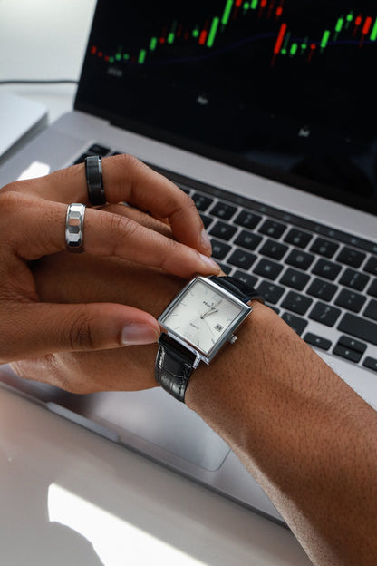 Men's Modern 35x35mm Square Watch with Metal Case and Leather Band