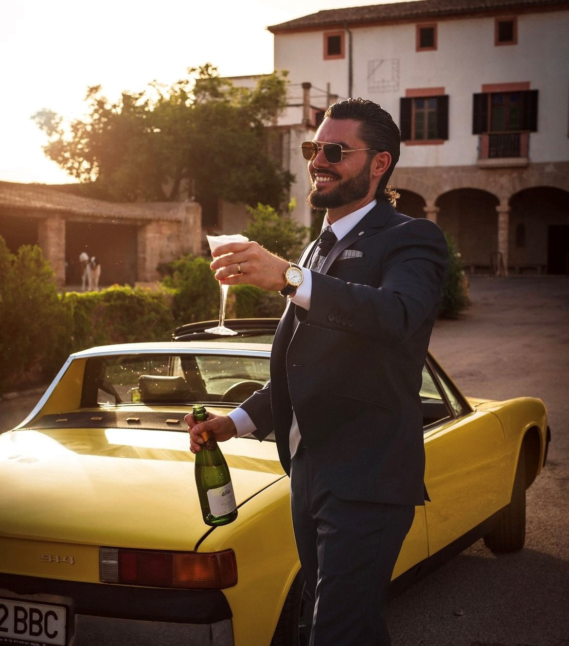 Men’s Vintage 38mm Round Gold Plated Watch with Black Leather Band