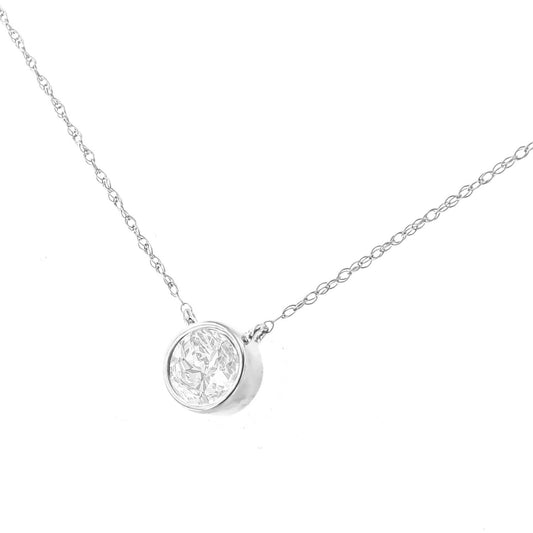 Collar con colgante de plata de ley .925 de 18" con bisel de diamante de talla redonda de 1/10 Cttw (color J-K, claridad I1-I2)
