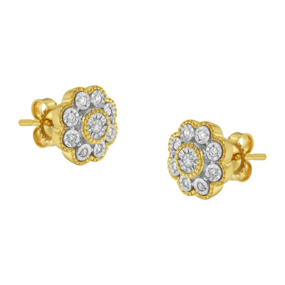 Pendientes de botón florales de diamante engastados en placa milagrosa de 1/6 Cttw de plata de ley .925 chapada en oro amarillo de 14 quilates (color I-J, claridad I2-I3)