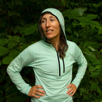 Sudadera de mujer con cremallera de 1/4 y capucha de lana merina - Micropeso