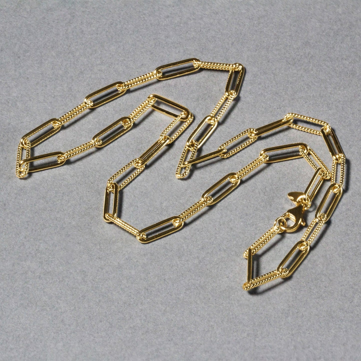 Cadena de eslabones ovalados texturizada de oro amarillo de 14k (3.5mm)