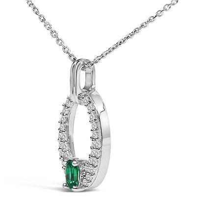 Collar con colgante ovalado de plata de ley .925 con esmeralda verde creada y zafiro blanco - 18" pulgadas