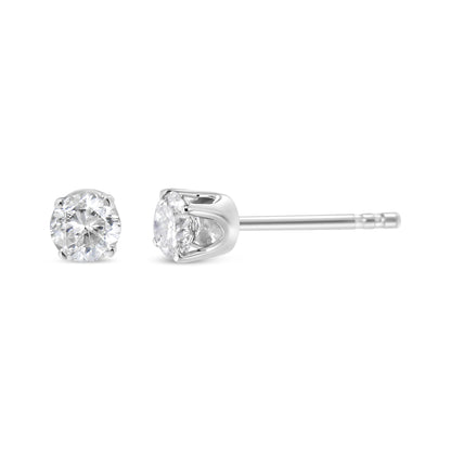 Pendientes de botón clásicos de oro blanco de 14 quilates con diamantes de laboratorio redondos de talla brillante de 5/8 Cttw y 4 puntas con cierre a presión (color F-G, claridad VS1-VS2)