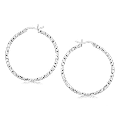 Pendientes de aro pulidos de plata de ley con baño de rodio estilo tejido