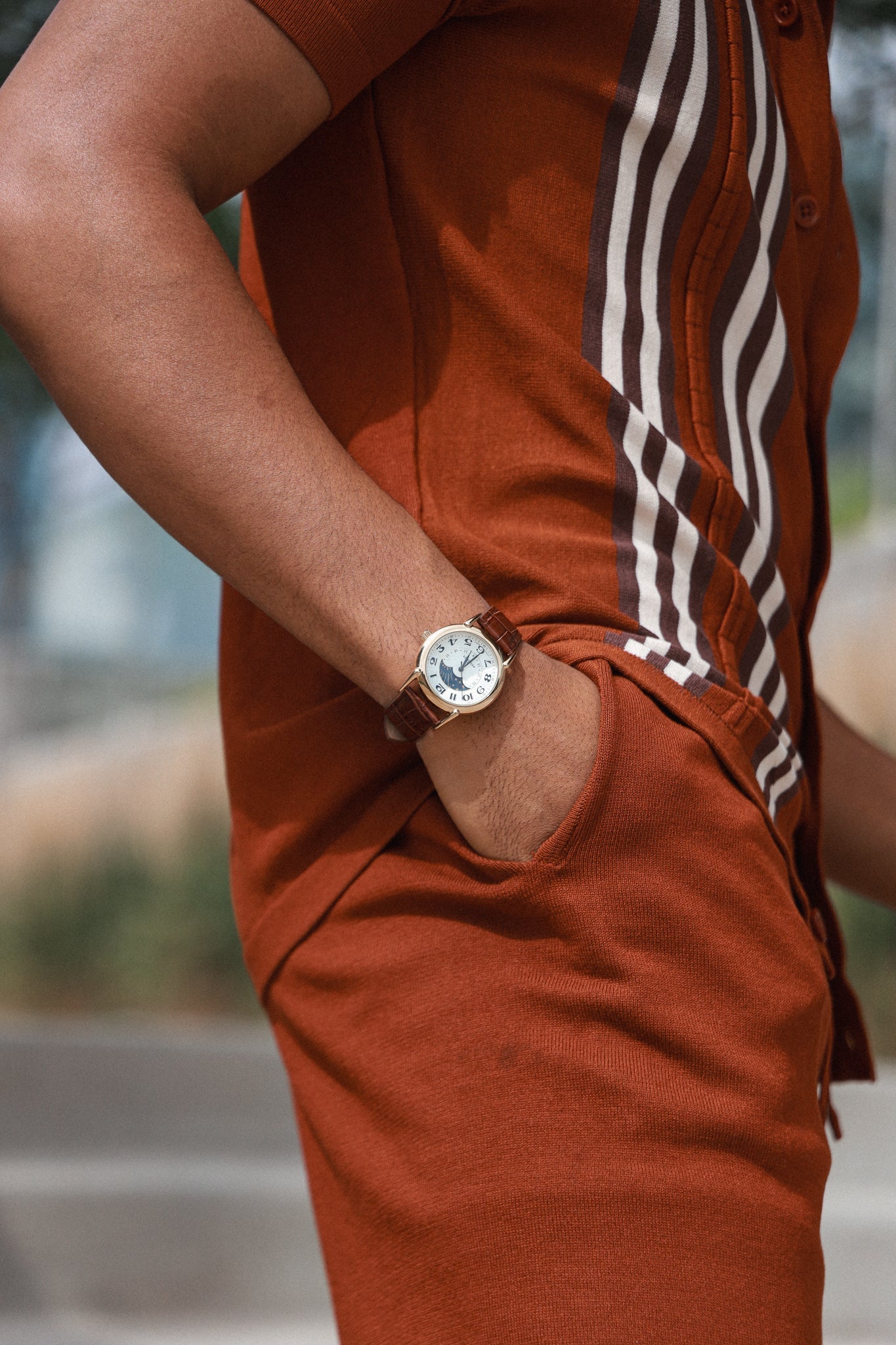 Men's 40mm Vintage White Dial Sun Moon Brown Leather Strap Watch