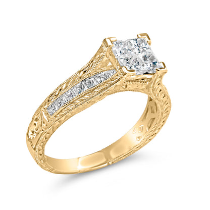 Anillo de compromiso de oro amarillo de 14 K con diamantes de princesa de 1,0 quilates (color G-H, claridad VS1-VS2) - Talla 7