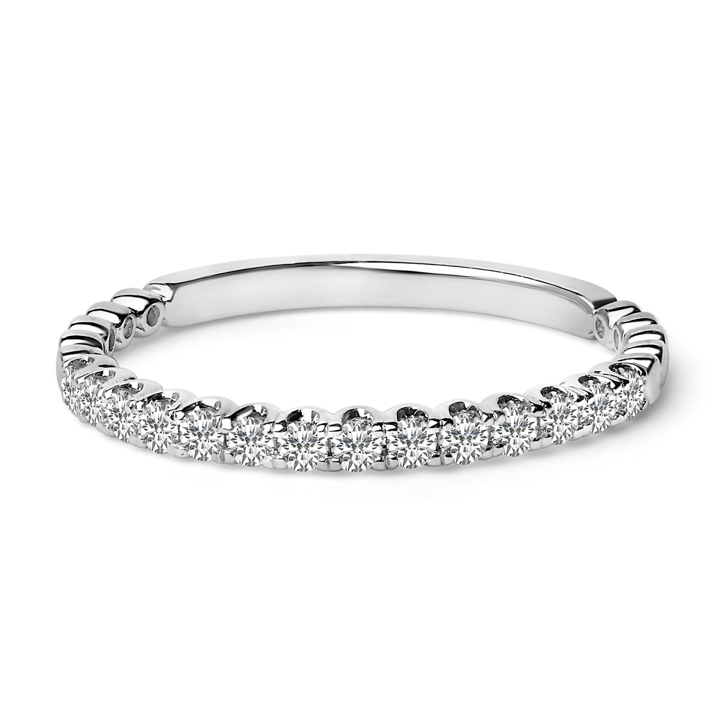 Anillo de boda de oro blanco de 14K con diamantes redondos de 1/4 Cttw engastados con garras