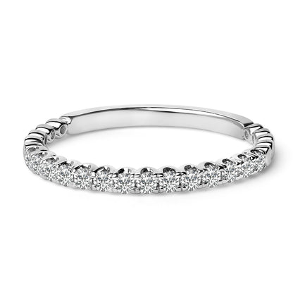 Anillo de boda de oro blanco de 14K con diamantes redondos de 1/4 Cttw engastados con garras