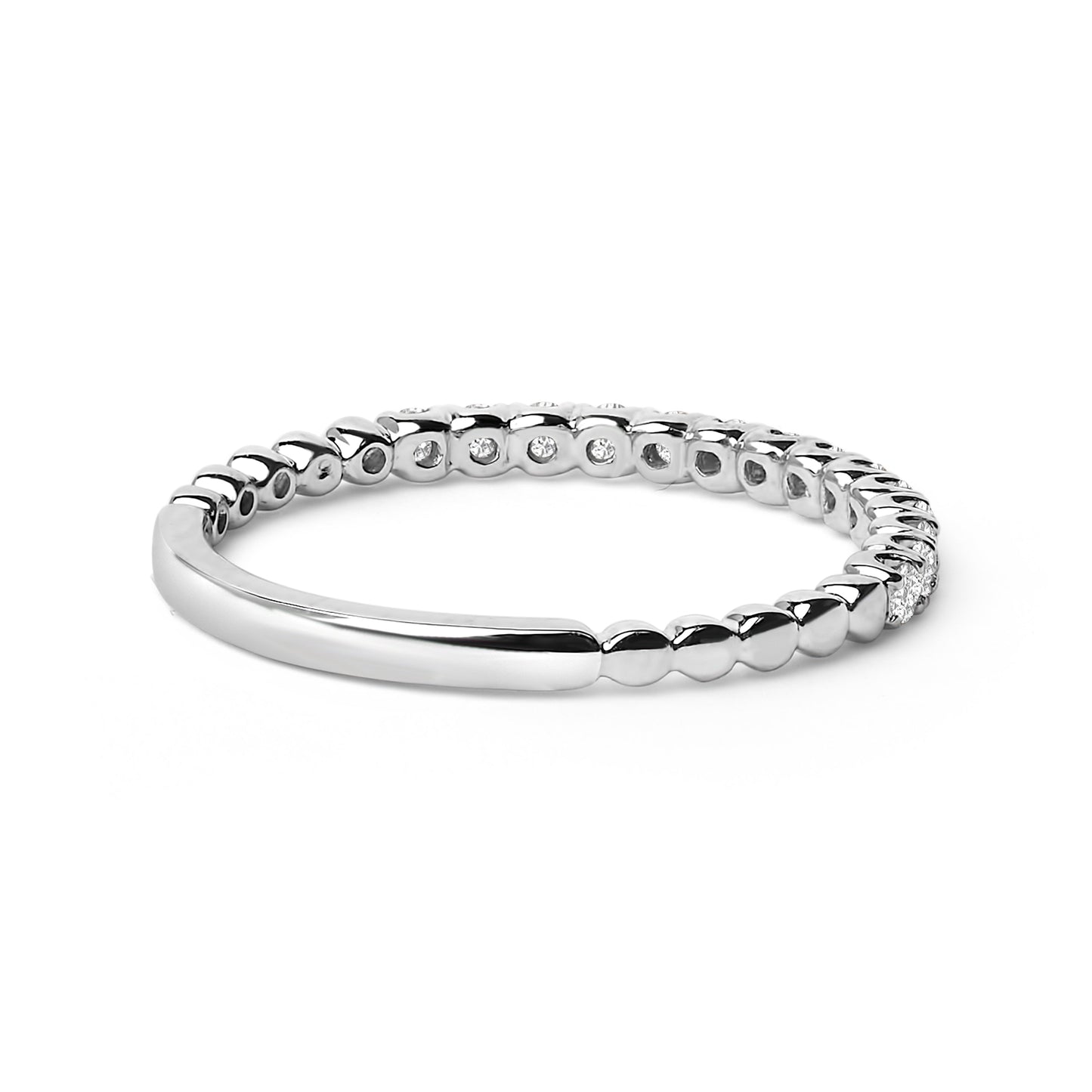 Anillo de boda de oro blanco de 14K con diamantes redondos de 1/4 Cttw engastados con garras